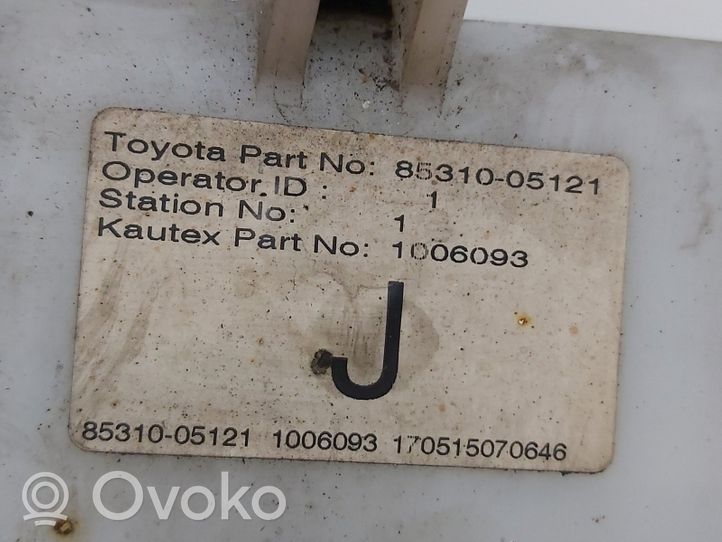 Toyota Avensis T270 Réservoir de liquide lave-glace 8531005121