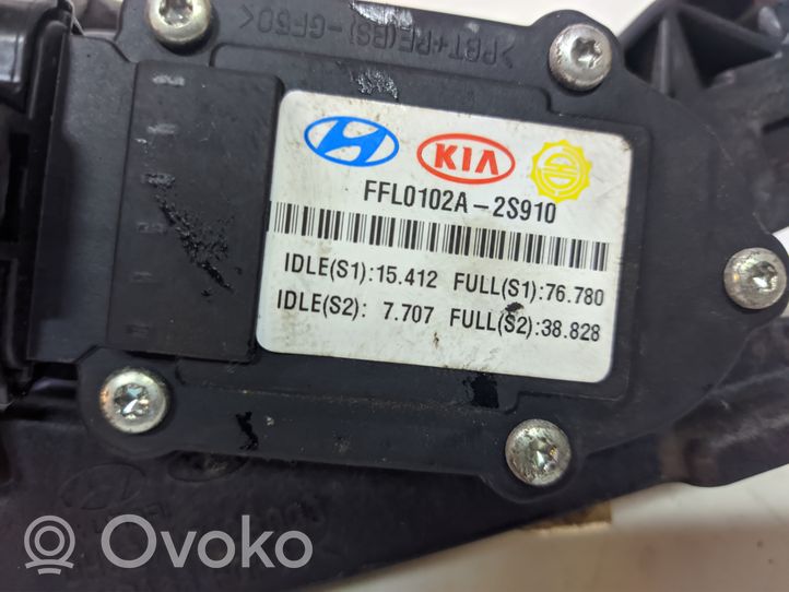 Hyundai ix35 Pedale dell’acceleratore 327002S910