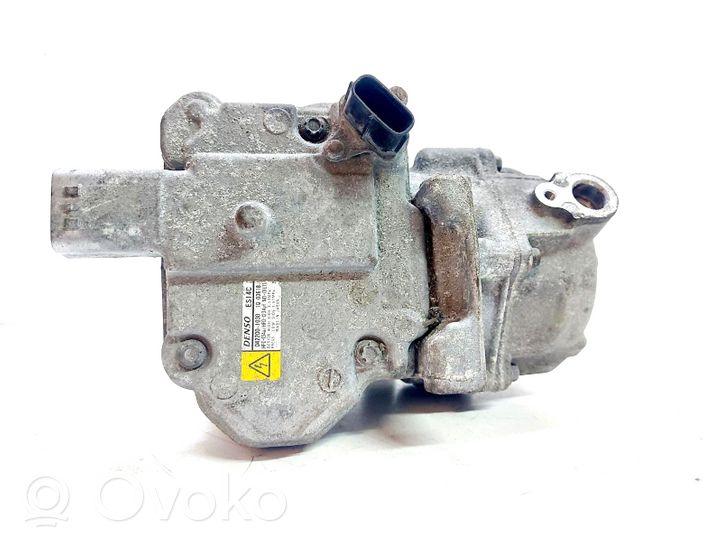 Toyota Auris E180 Ilmastointilaitteen kompressorin pumppu (A/C) 0422001030