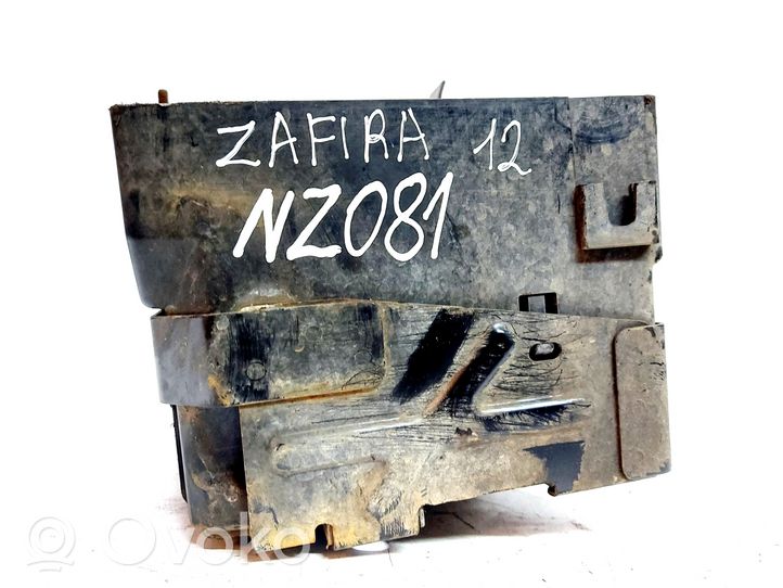 Opel Zafira C Akkulaatikon alusta 13354420