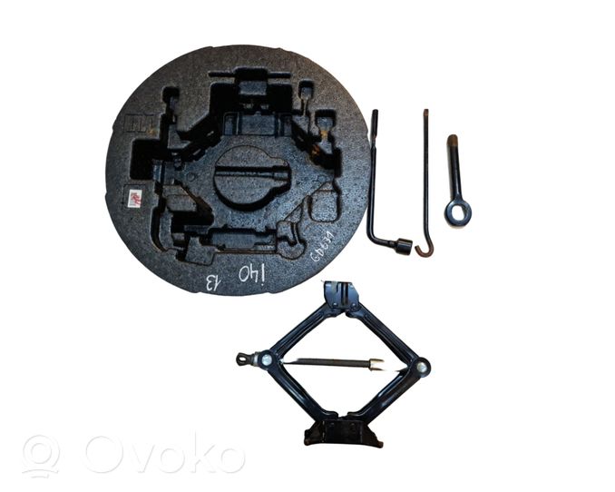 Hyundai i40 Supporto di montaggio ruota di scorta 091493Z650