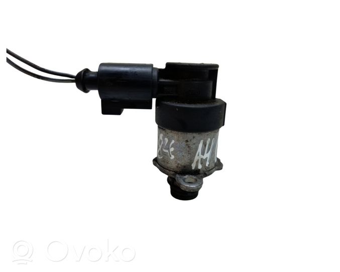 Audi A4 S4 B8 8K Regolatore di pressione del carburante 0928400706