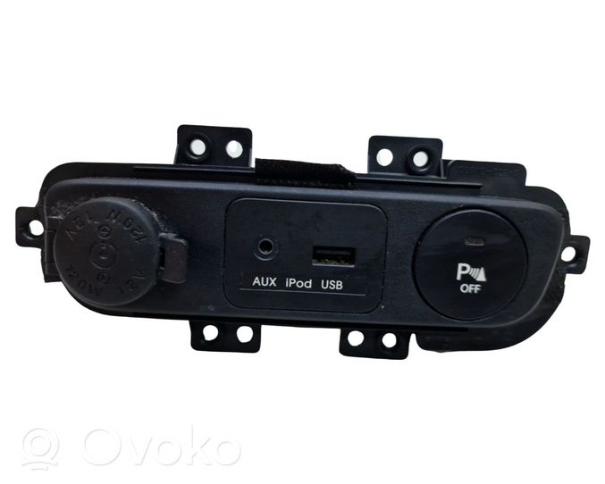 KIA Sportage USB-pistokeliitin 961103W000