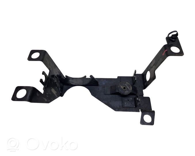 Fiat 500E ABS-pumpun kiinnike 68130963AB