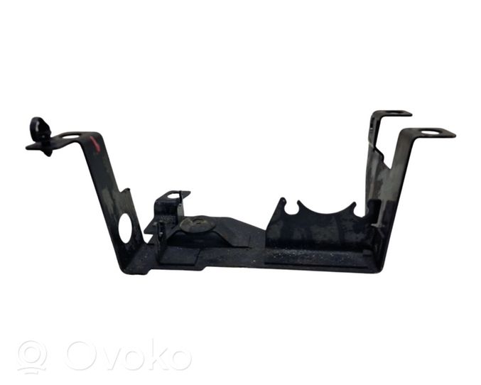 Fiat 500E ABS-pumpun kiinnike 68130963AB