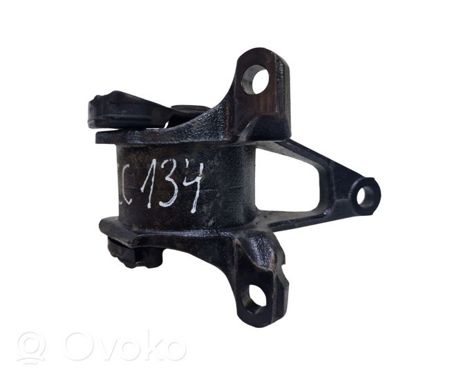 Mazda CX-5 Supporto della scatola del cambio KD62