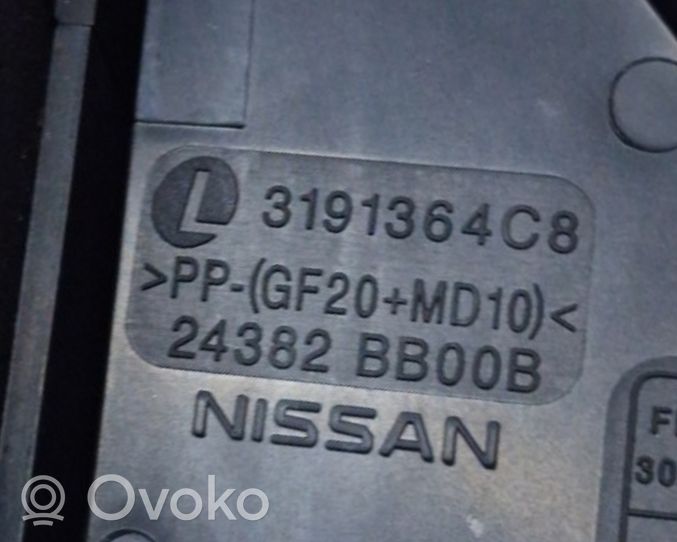 Nissan Qashqai Boîte à fusibles 24382BB00B