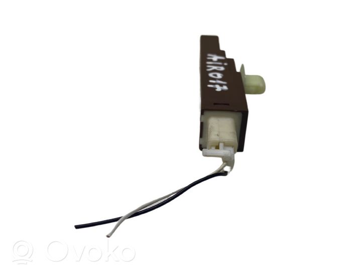 Toyota RAV 4 (XA40) Amplificatore antenna C4N122