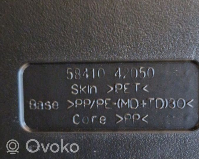 Toyota RAV 4 (XA40) Tavaratilan kaukalon tekstiilikansi 5841042050
