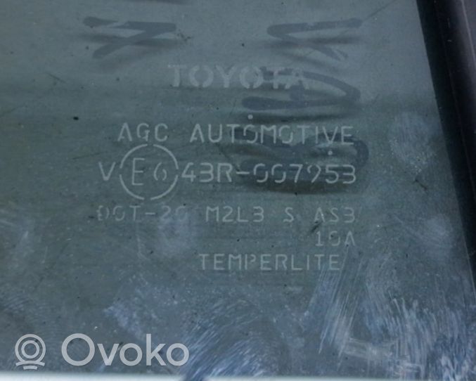 Toyota RAV 4 (XA40) Finestrino/vetro retro 43R007953