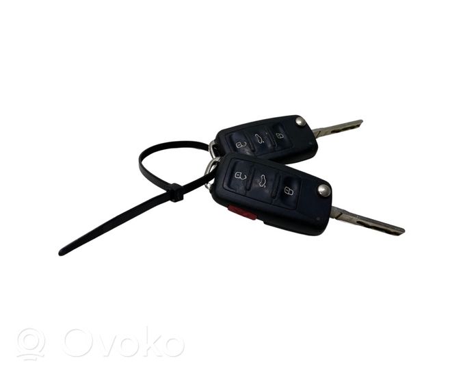 Volkswagen Jetta VI Užvedimo raktas (raktelis)/ kortelė 5K0837202AK
