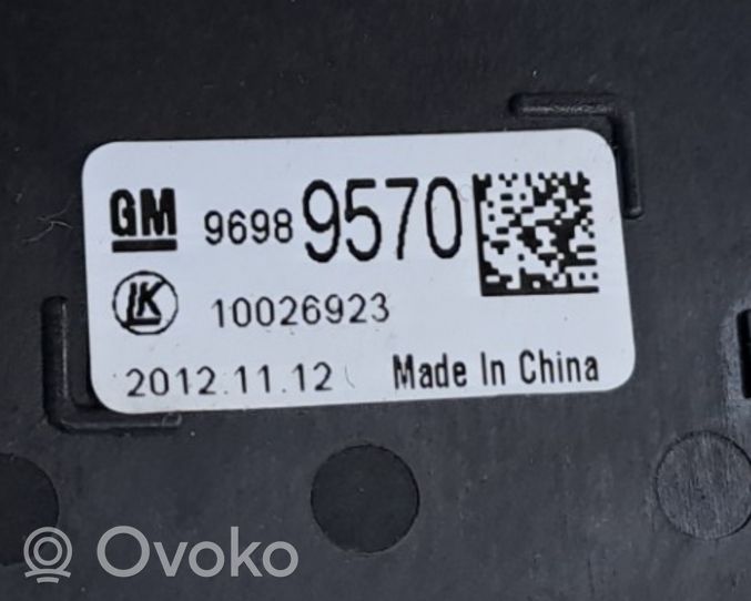 Opel Mokka Light switch 96989570