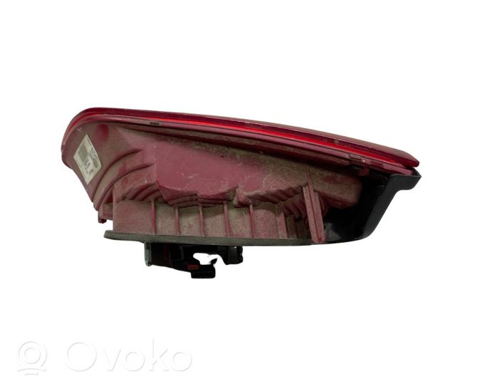 Volkswagen Touareg II Luci posteriori del portellone del bagagliaio 7P6945093C