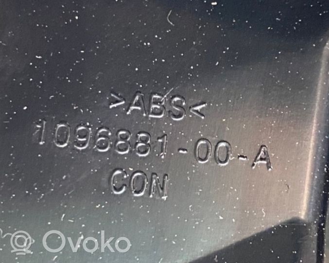 Tesla Model X Takaosan ilmakanavan tuuletussuuttimen ritilä 109688100A