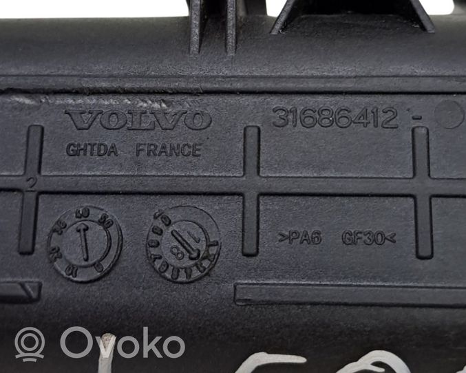 Volvo XC90 Manguera/tubo del intercooler 31686412