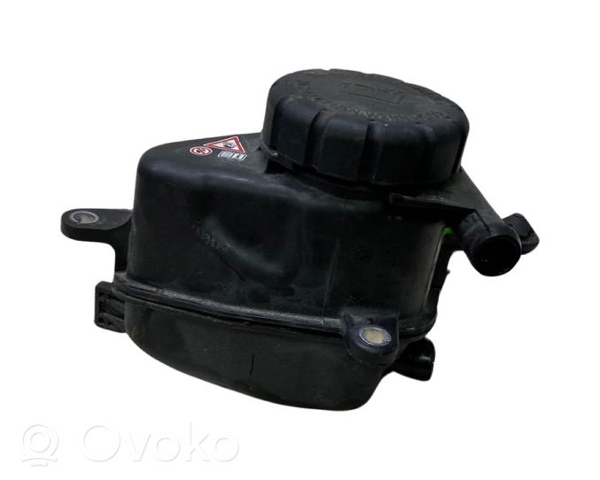 Mercedes-Benz C W205 Coolant expansion tank/reservoir A0005840807