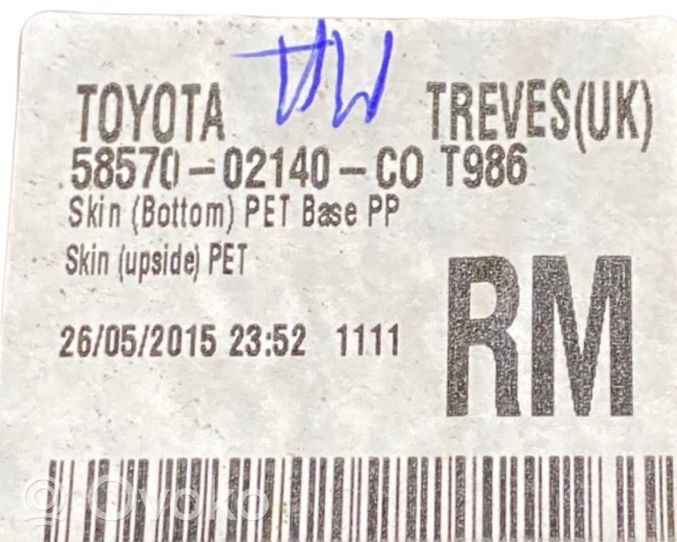 Toyota Auris E180 Tavaratilan kaukalon tekstiilikansi 5857002140