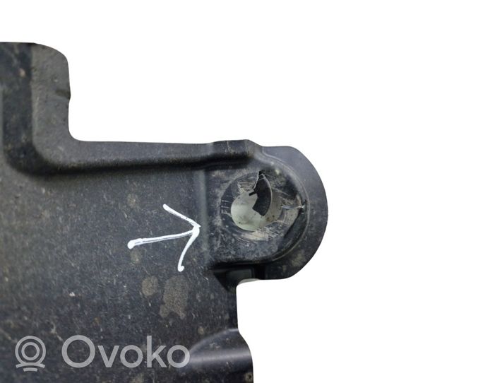 Toyota Auris E180 Osłona tylna podwozia 5762702090