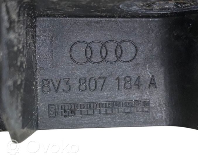 Audi A3 S3 8V Mocowanie narożnika zderzaka tylnego 8V3807184A