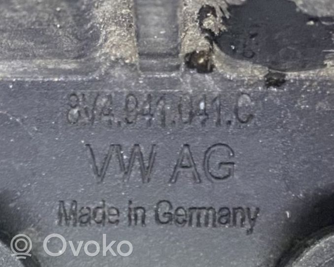 Audi A3 S3 8V Klapka wlewu paliwa 8V4941041C