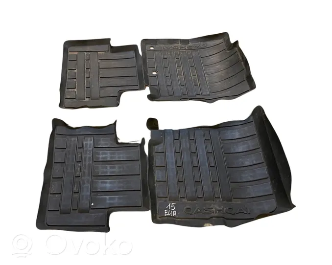 Nissan Qashqai Set di tappetini per auto KE7484E289