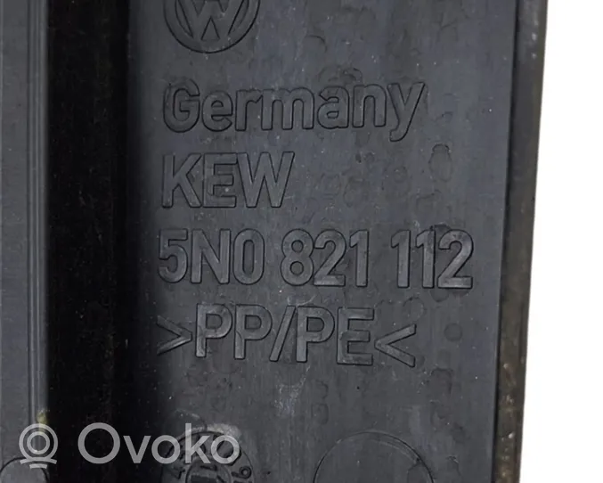 Volkswagen Tiguan Panel wykończeniowy błotnika 5N0821112