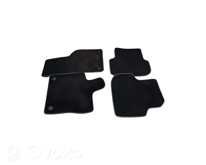 Volkswagen Jetta VI Car floor mat set 5C7863011E