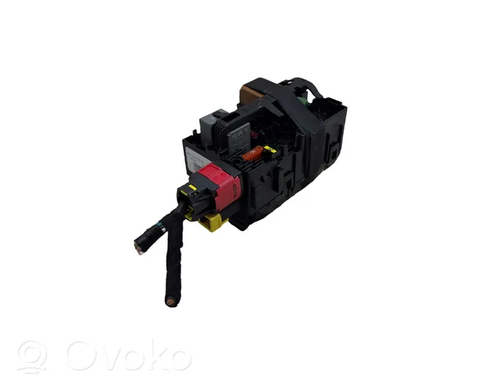 Citroen C4 III e-C4 Sulakemoduuli 9806192580