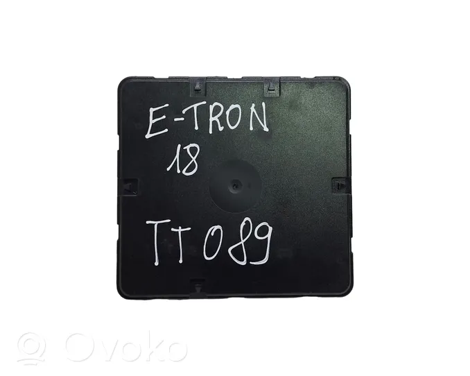 Audi e-tron Komforto modulis 8W0907064GH