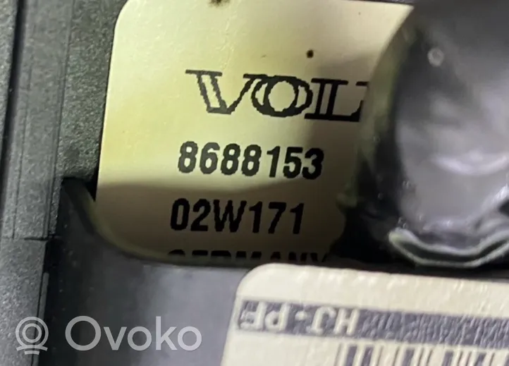 Volvo S60 Drošinātāju bloks 8688153