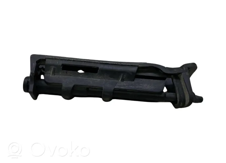 Audi A4 S4 B9 Staffa di rinforzo montaggio del paraurti posteriore 8W9807889B