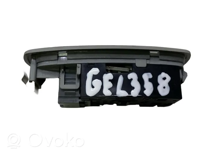 KIA Optima Lampka podsufitki tylna 928703V000