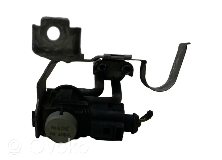 Volkswagen Tiguan Solenoidinis vožtuvas 1K0906283A