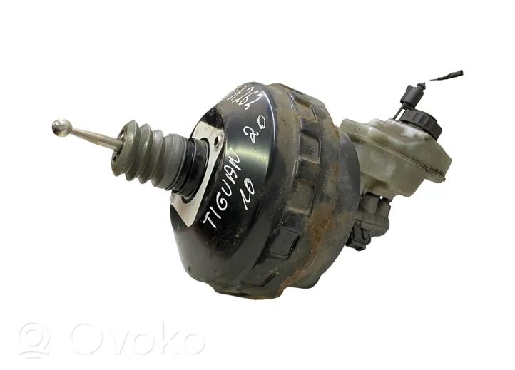 Volkswagen Tiguan Brake booster 5N2614105C