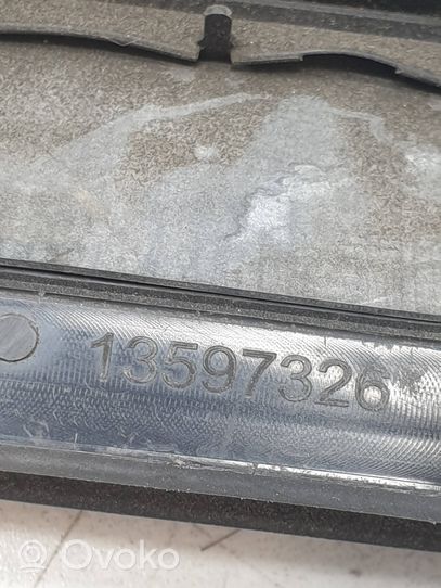 Chevrolet Volt II Kratka wentylacyjna pod zderzakiem tylnym 13597326