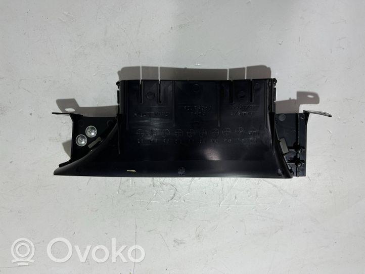 Mitsubishi Lancer Evolution Wlot / Kanał powietrza intercoolera 6405A101