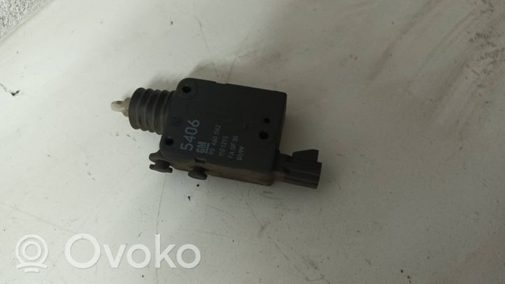 Opel Astra G Siłownik zamka tylnej klapy bagażnika 90460062