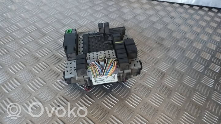 Volvo S60 Saugiklių dėžė (komplektas) 000001568061