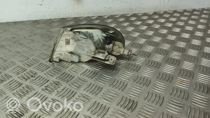 Audi A4 S4 B5 8D Priekinis posūkio žibintas 084411514R