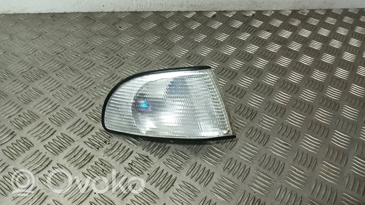 Audi A4 S4 B5 8D Indicatore di direzione anteriore 084411514R