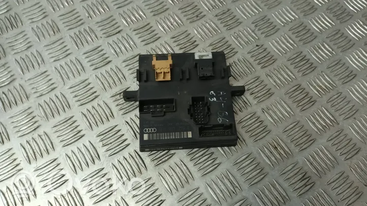 Audi A4 S4 B6 8E 8H Module confort 8E0907279E