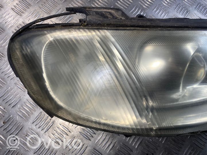 Opel Omega B1 Lampa przednia 084421115R