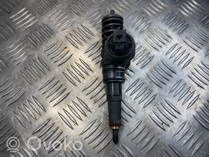 Audi A4 S4 B5 8D Injecteur de carburant 038130073BA