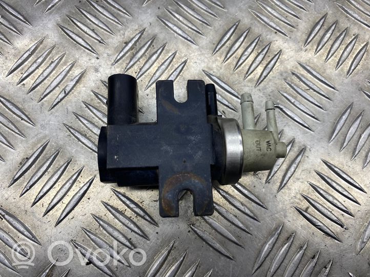 Volkswagen PASSAT B6 Turboahtimen magneettiventtiili 1J0906627B