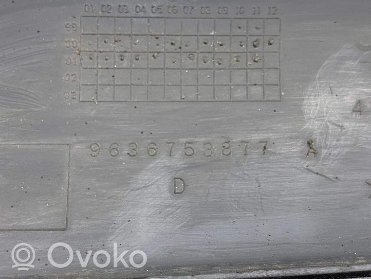 Citroen C5 Zaślepka haka holowniczego zderzaka tylnego 9636753877