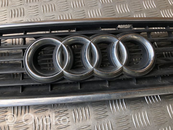 Audi A6 S6 C4 4A Grille calandre supérieure de pare-chocs avant 4B0853651