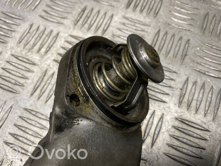 Audi A6 S6 C5 4B Termostat / Obudowa termostatu 059121121D