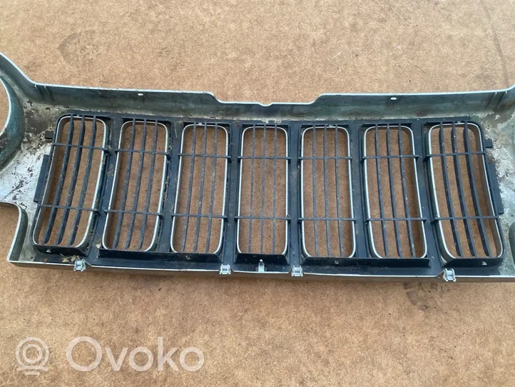 Jeep Liberty Grille calandre supérieure de pare-chocs avant 5GF25TR