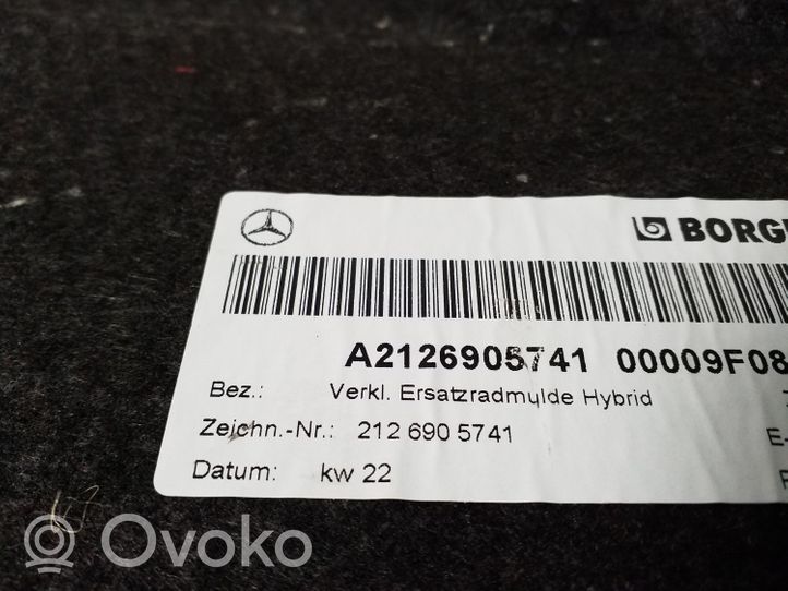 Mercedes-Benz E W212 Muu vararenkaan verhoilun elementti A2126905741