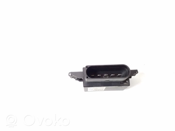 Audi A4 S4 B8 8K Polttoaineen ruiskutuspumpun ohjainlaite/moduuli 8K0906093D